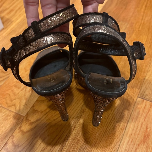 Beautiful copper, glitter sparkle, Gucci heels with double ankle strap in velvet - Picture 5 of 12